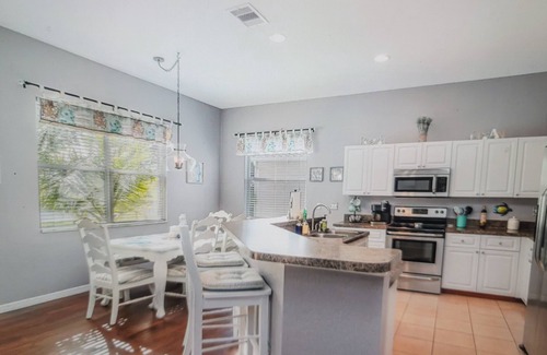 Diplomat House | Lake Retreat - Cape Coral, FL