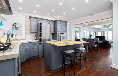 Amherstburg House | Lake Sawiak Waterfront Haven