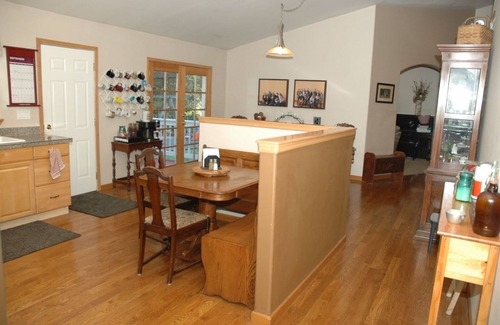 Black Diamond House | Lake Sawyer Area Retreat