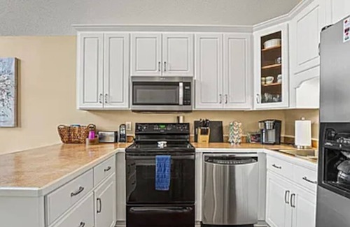 Hardwick House | Lake Sinclair Escape - boathouse, 4 bedroom