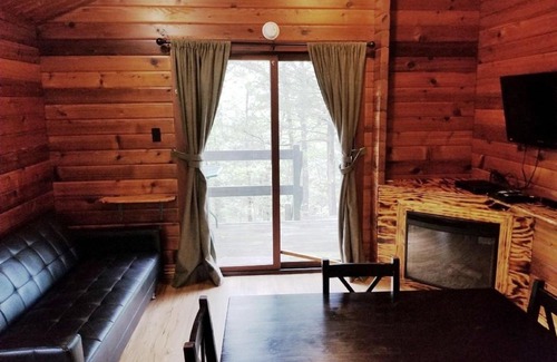 Gordonville Resort | Lake Texoma Camping Resort Cabin 11