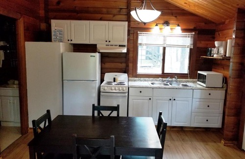 Gordonville Resort | Lake Texoma Camping Resort Cabin 11