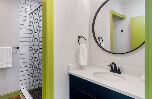 Dandridge Villa | Lake Therapy (1-Bedroom Villa) by RedAwning