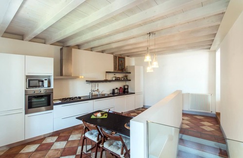 Gardone Riviera Apartment | Lake-view apartment Alloro