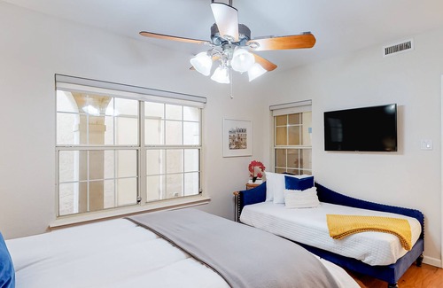 Highland Lake Estates Condo | Lake-view condo in gated 14-acre community with private marina, pools, & hot tub