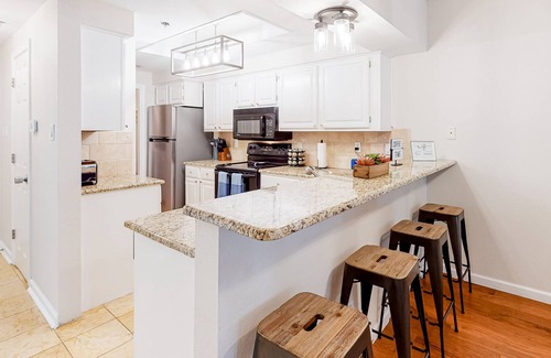 Highland Lake Estates Condo | Lake-view condo in gated 14-acre community with private marina, pools, & hot tub