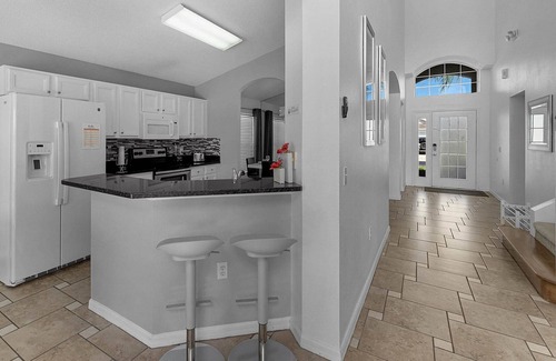 Lake Berkley House | Lake View Home w/Private Pool & 5BR – Near Disney
