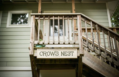 Arcadia House | Lake View, Loft Cottage, Resort Access to Lower Herring Lake & Lake Michigan