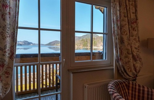 Fuschl am See House | Lake view room M - Vogl's Nest