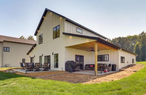 Amery House | Lake Wapogasset Home with Dock 7 Mi to Amery