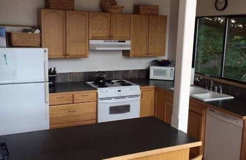 Bellingham Cabin | Lake Whatcom Bellingham Waterfront Cabin