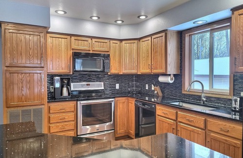 Oneida County House | Lake Willow Lakefront House. Your next Northwoods retreat awaits!