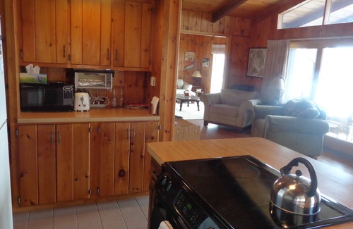 West Alton House | Lake Winnipesaukee Waterfront! Family Friendly, Amazing View, HotTub,Kayaks+more