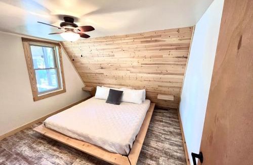 Hoyt Ski Chalet | LakeFire Cabin