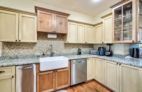 Dandridge House | Lakefront - 2 Homes! Private!