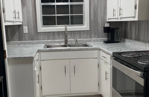 Lake Secession Cottage | LakeFront 2bd/2ba W/a View!