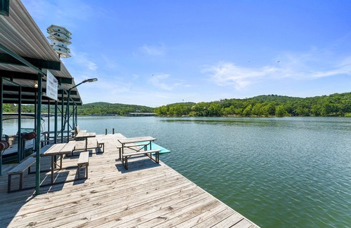 Kimberling City Cabin | Lakefront 2BR Duplex Cabin w/Pool + Boat dock