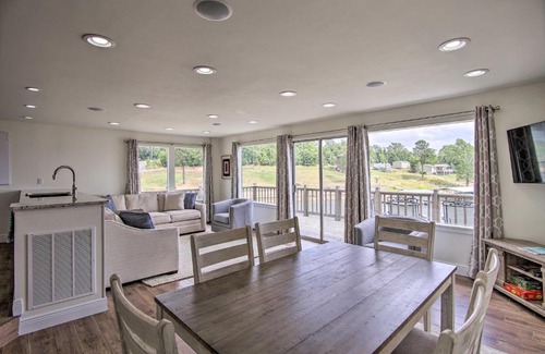 Cleora House | Lakefront Afton Cottage with Deck Walk to Boat Ramp