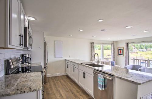 Cleora House | Lakefront Afton Cottage with Deck Walk to Boat Ramp