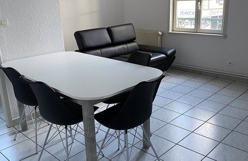 Rives Apartment | Lakefront apartment and walks