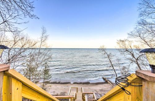 Applegate House | Lakefront Applegate Retreat with Private Beach!