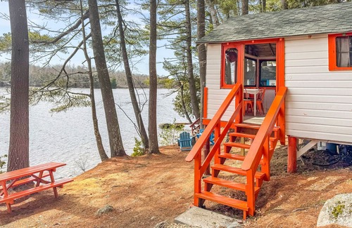 Orland Cabin | Lakefront Buoy Cabin Tiny Cabin @ Getogether Stays