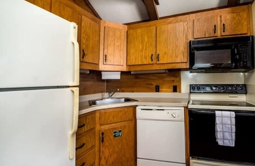 Seminole Cabin | ⛵️Lakefront Cabin 10min toBEACH/Dogs 🐶OK/Kayak/#408