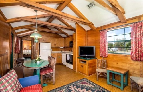 Seminole Cabin | ⛵️Lakefront Cabin 10min toBEACH/Dogs 🐶OK/Kayak/#405