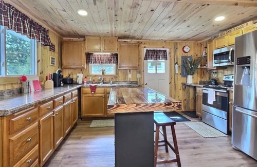 St Germain Cabin | Lakefront Cabin on Snowmobile/UTV Trails