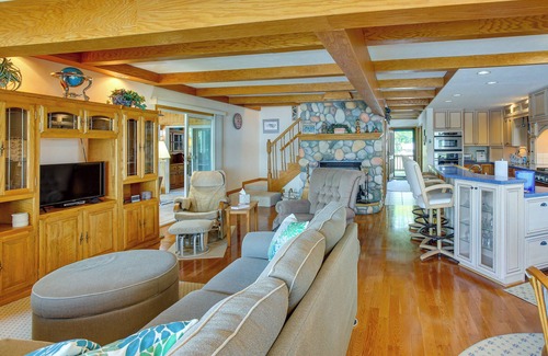 Cadillac House | Lakefront Cadillac Retreat w/Sauna + Boating!