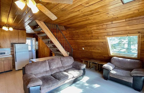 Stevensville House | Lakefront Chalet #35 w/Beach Access, Pools, Sport Courts, Fishing Pond & more!