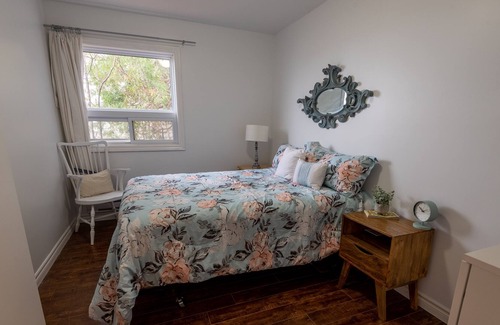 Dunsford Cottage | Lakefront Cottage With Hot Tub!!