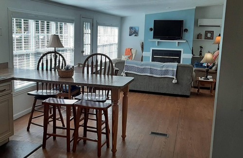 Crossville Cottage | Lakefront Cottage: Pets welcome, low fees, special monthly discount