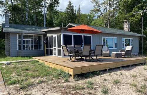 Beaver Island Cottage | Lakefront Cottage on Soft Sand