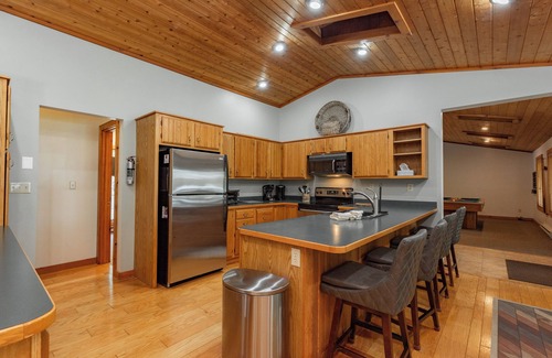 Turkey Neck House | Lakefront Dog Friendly Cottage w/Dock & Fire Pit