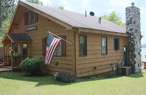 Superior House | Lakefront Escape on Amnicon Lake with Pontoon Rental & Private Beach