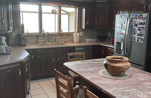 Abingdon Cabin | Lakefront Fun for All Seasons - Hot Tub, Firepit & Sleeps 21. Near Creeper Trail