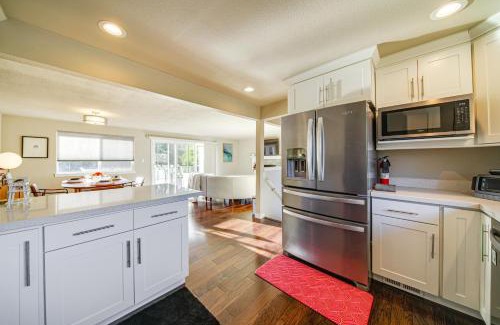 Silver Lake House | Lakefront Gem Balcony, Fire Pit and Yard in Everett