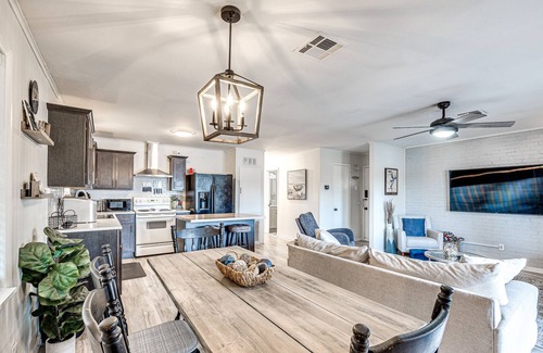 Hoyt Cabin | Lakefront Getaway w boat slip, Sandy Beach, 2 Living Rooms. Sleeps 12