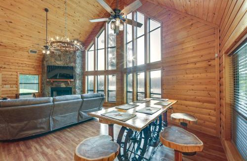 Gladewater House | Lakefront Gladewater Retreat with Dock and Hot Tub!