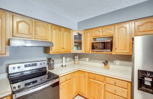 Cub Run House | Lakefront Home w/Deck, Near Mammoth Cave Park!