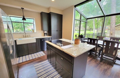 Walden on Lake Conroe House | Lakefront Home w/Pool on Lake Conroe