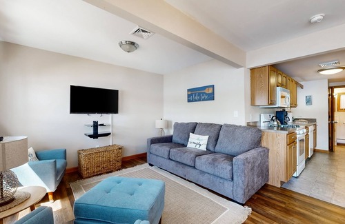 The Bays Cottage | Lakefront home with private beach, access to dock/fishing/kayaks/boat slip