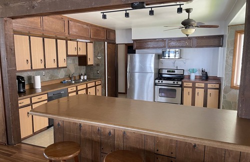 Shelbyville House | Lakefront home with 3 bedrooms, 2 baths, great for groups up to 10