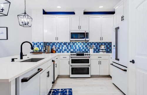 Horseshoe Bay House | Lakefront Horseshoe Bay Resort Shared Pool Dock