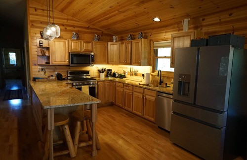 Necedah House | Lakefront House with Amazing Sun Room and Jacuzzi!