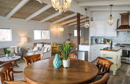 Lakeport House | Lakefront | King Bed | Private dock | Stunning Views