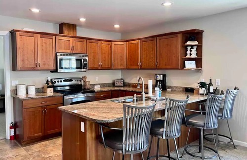 Chelan House | Lakefront Living-Beach Buoy View