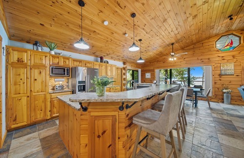 Jay House | Lakefront Luxury Log Cabin on Grand Lake O’ the Cherokees