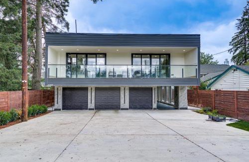 Martha Lake House | Lakefront Lynnwood Home with Balconies and Shared Dock